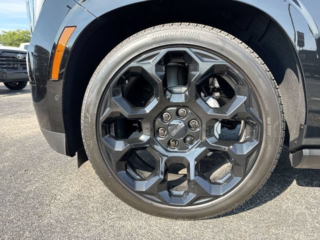 New 2026 GMC Yukon Denali w/ Denali Reserve Package AWD/4WD image 10