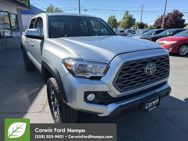 Used 2022 Toyota Tacoma TRD Off-Road AWD/4WD image 3