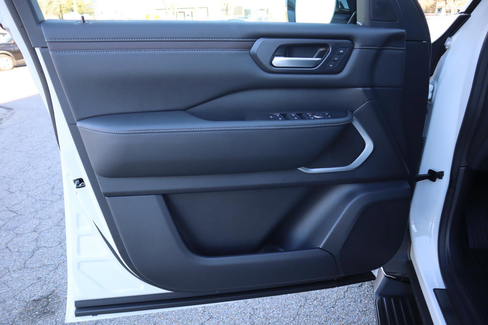 New 2026 Nissan Armada Platinum image 15