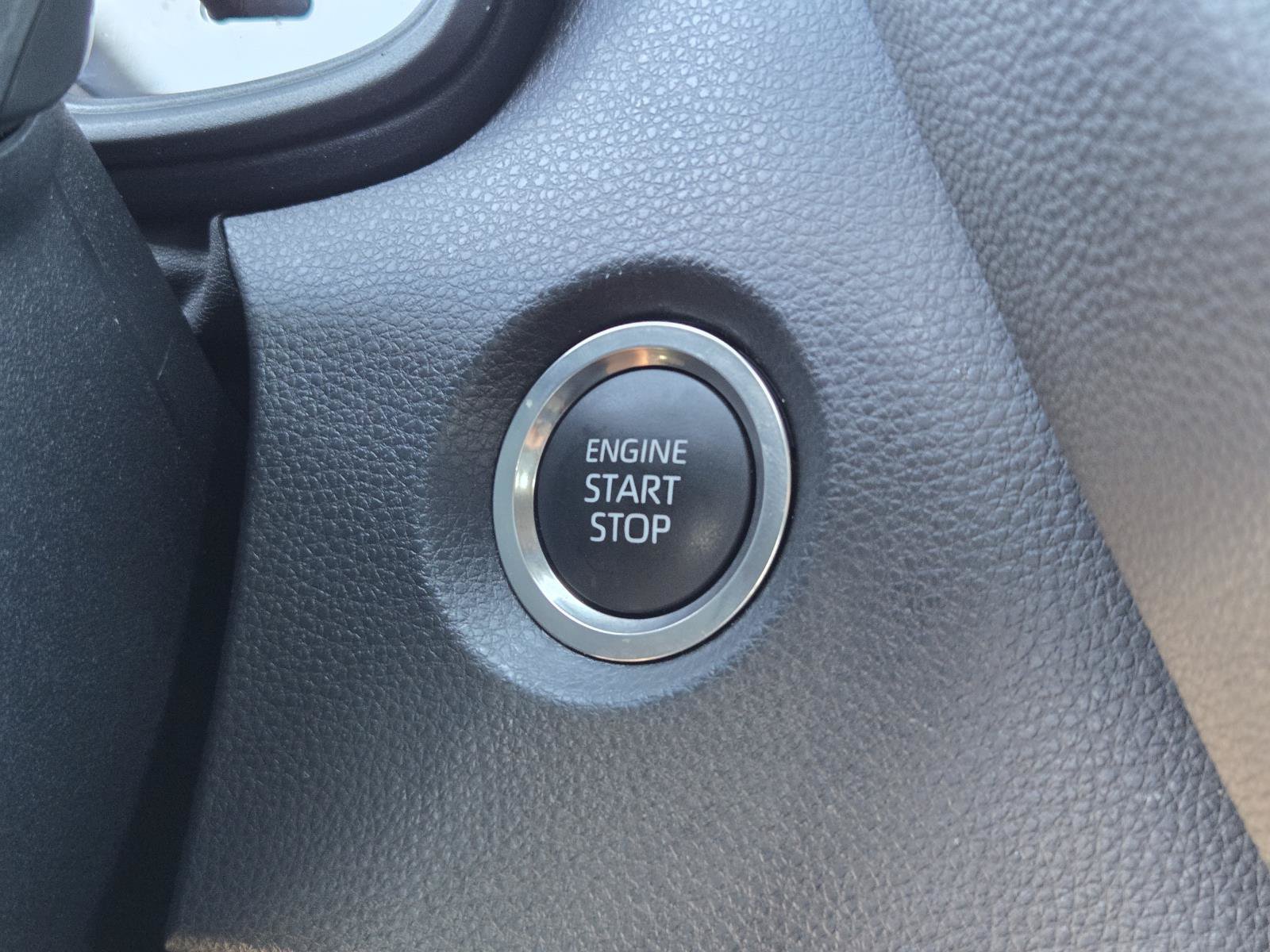 Used 2026 Toyota Corolla SE FWD image 11