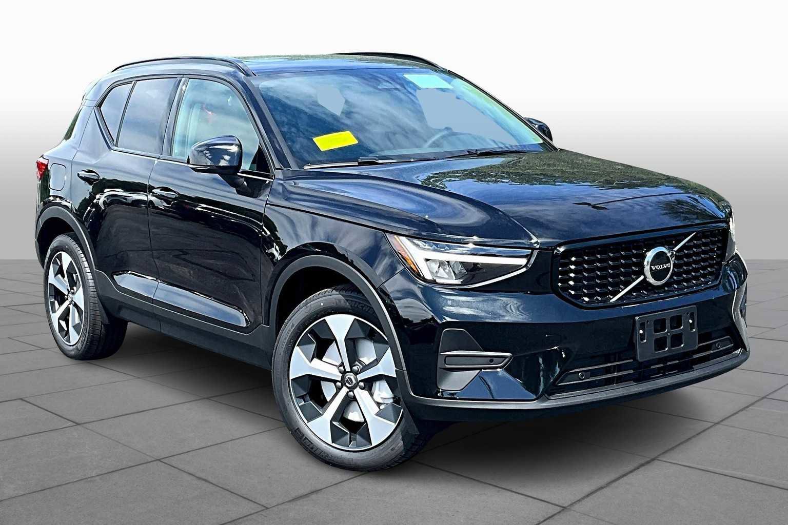 New 2026 Volvo XC40 B5 Core w/ Protection Package Premier image 16