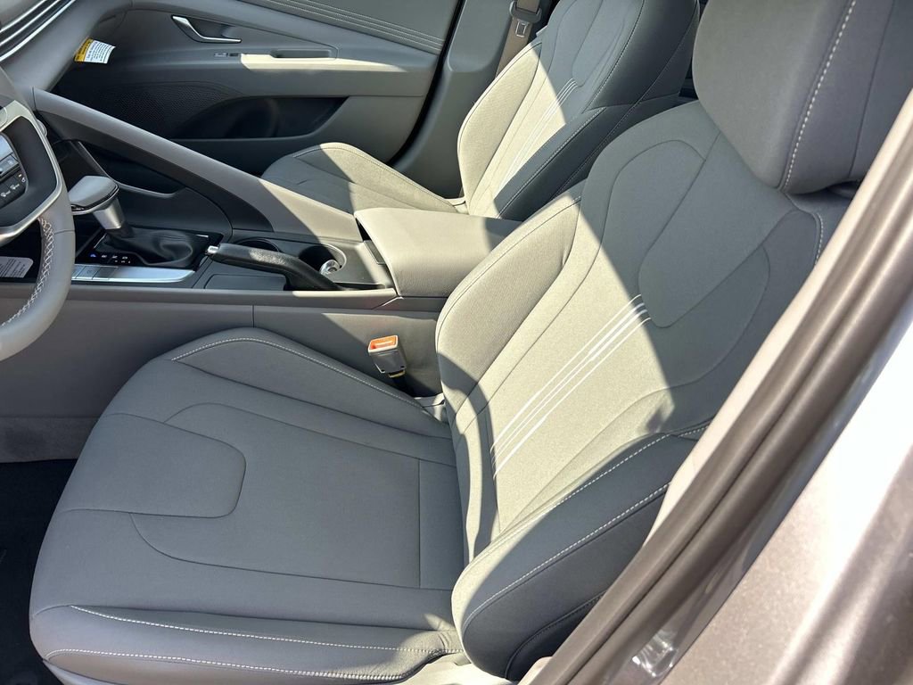 New 2026 Hyundai Elantra Sport image 13