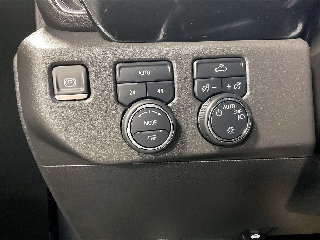 Used 2024 Chevrolet Silverado 1500 LT AWD/4WD image 25
