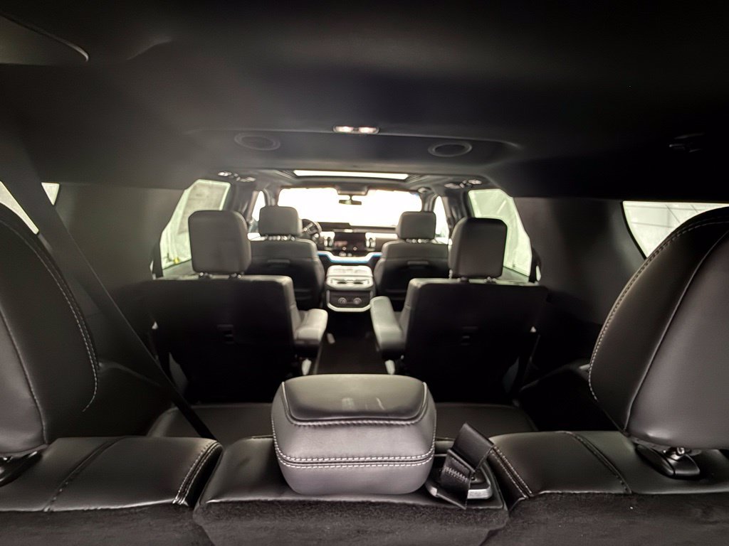 Certified 2025 Ford Expedition Max Platinum w/ Stealth Performance Package AWD/4WD image 36