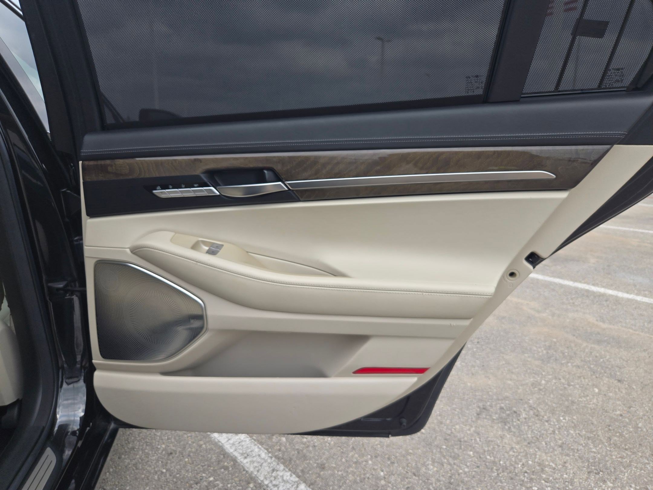Used 2018 Genesis G90 5.0 Ultimate image 27