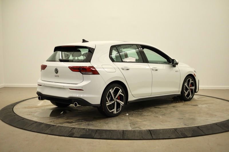 New 2026 Volkswagen GTI SE FWD image 3