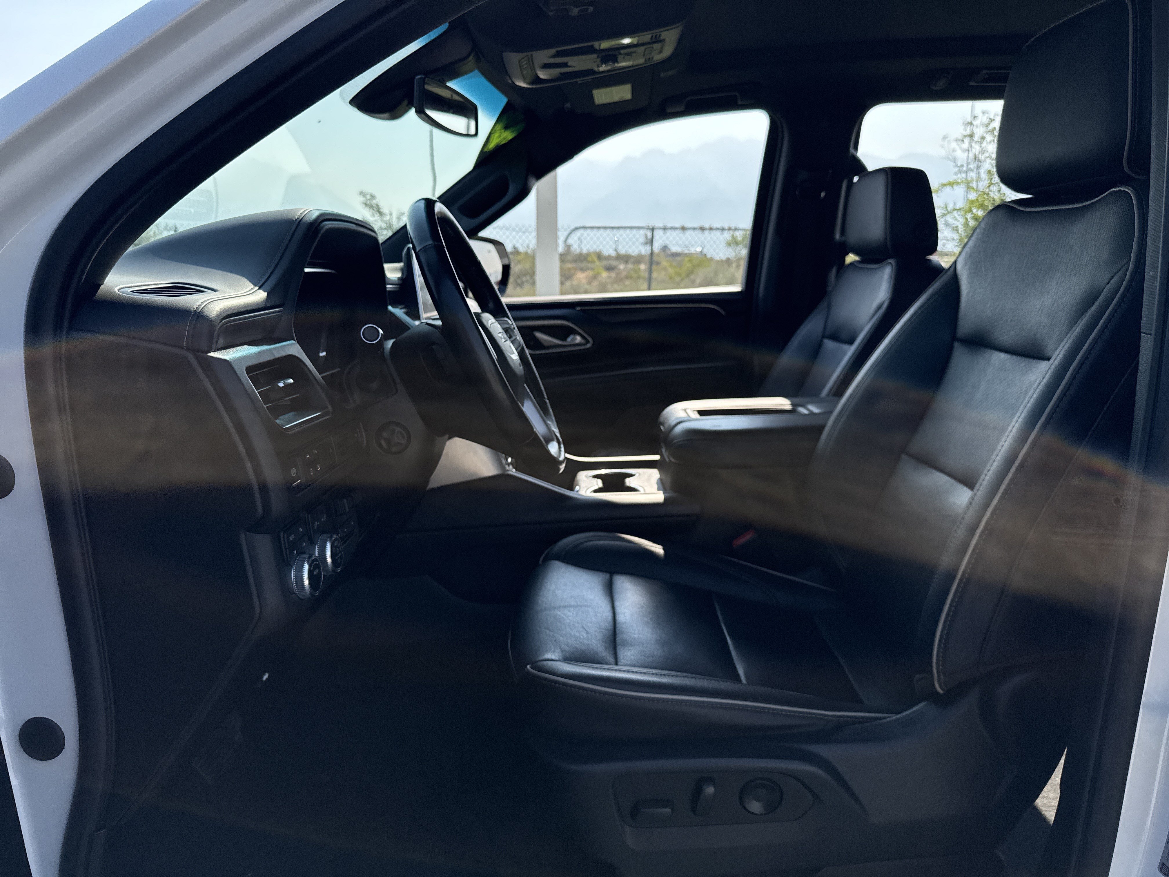 Used 2022 GMC Yukon XL SLT w/ SLT Luxury Package AWD/4WD image 19