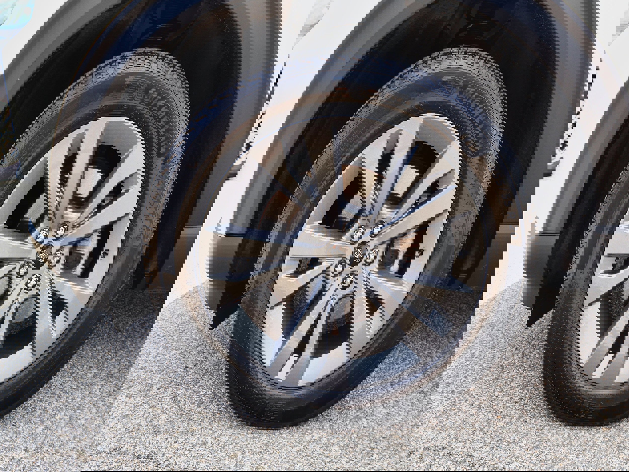 Used 2022 Ford Explorer XLT w/ Equipment Group 202A image 31