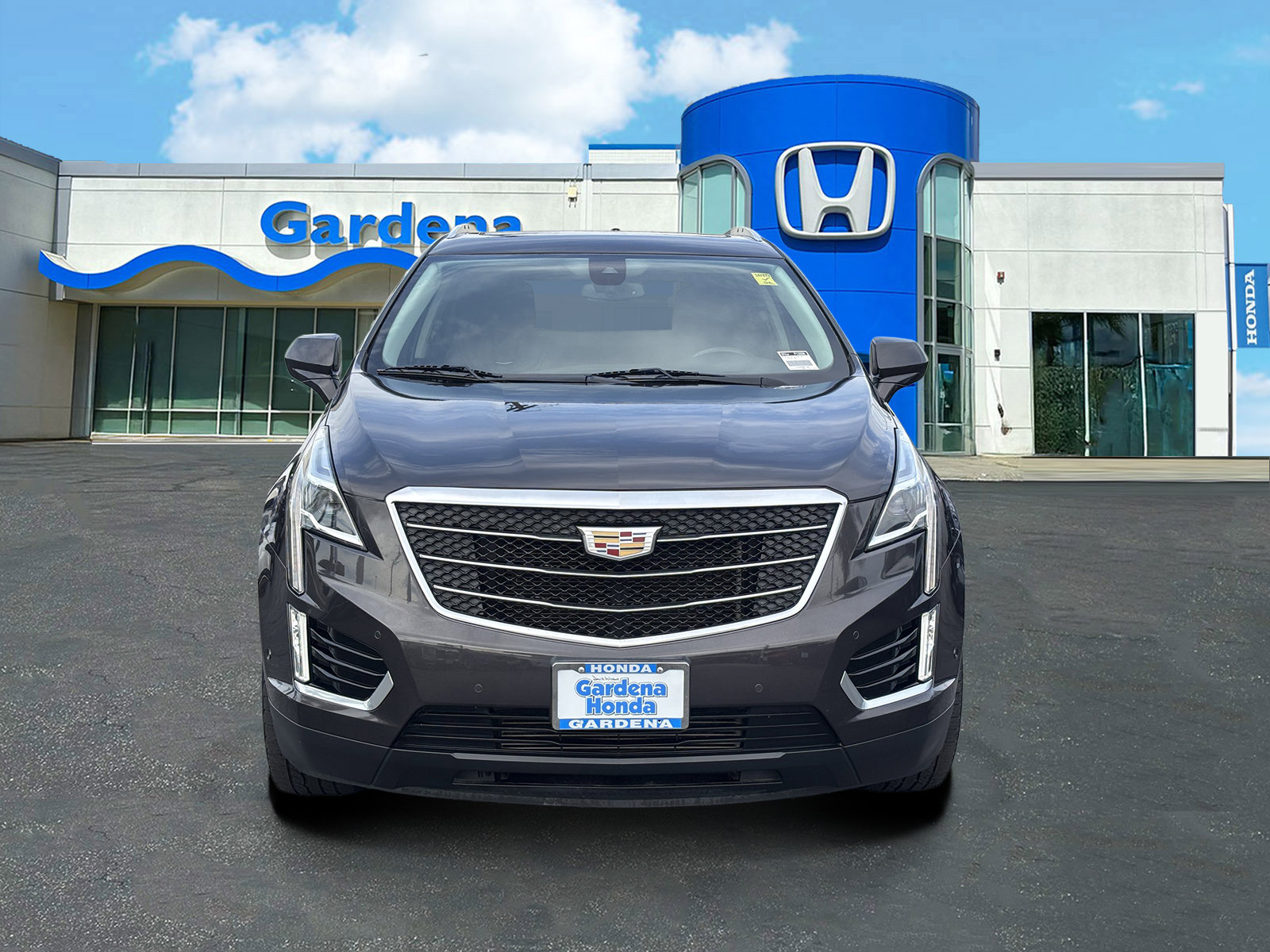 Used 2019 Cadillac XT5 Premium Luxury w/ Driver Assist Package FWD image 2