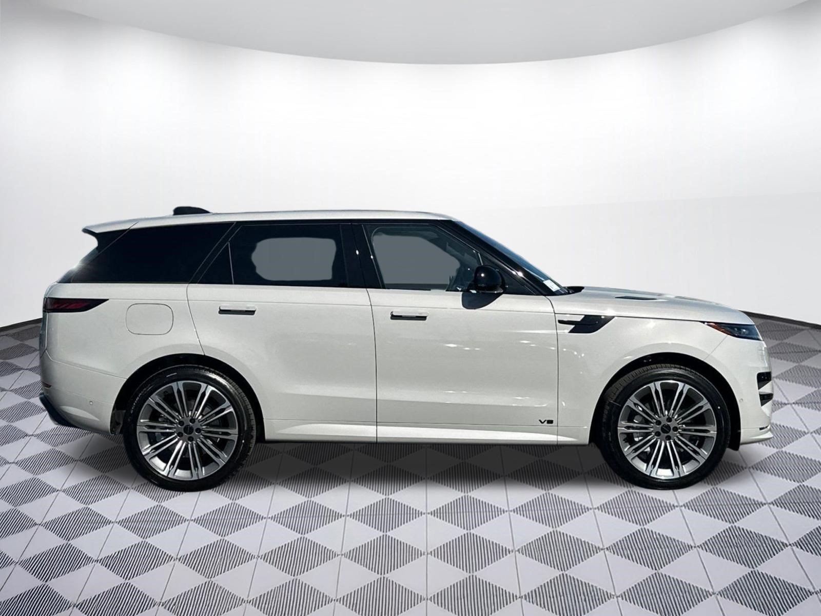 New 2026 Land Rover Range Rover Sport Dynamic SE AWD/4WD image 8