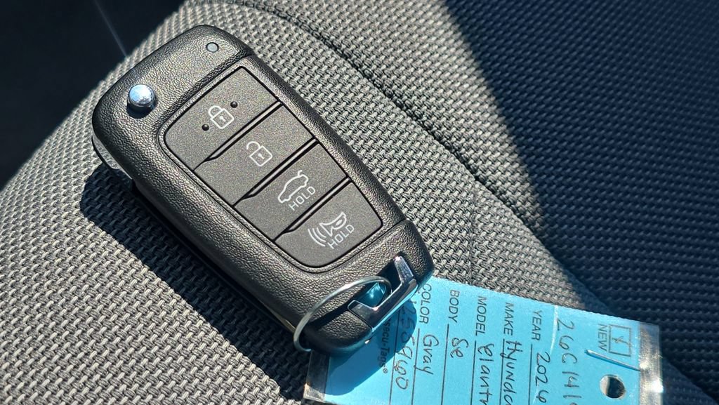 New 2026 Hyundai Elantra SE FWD image 31