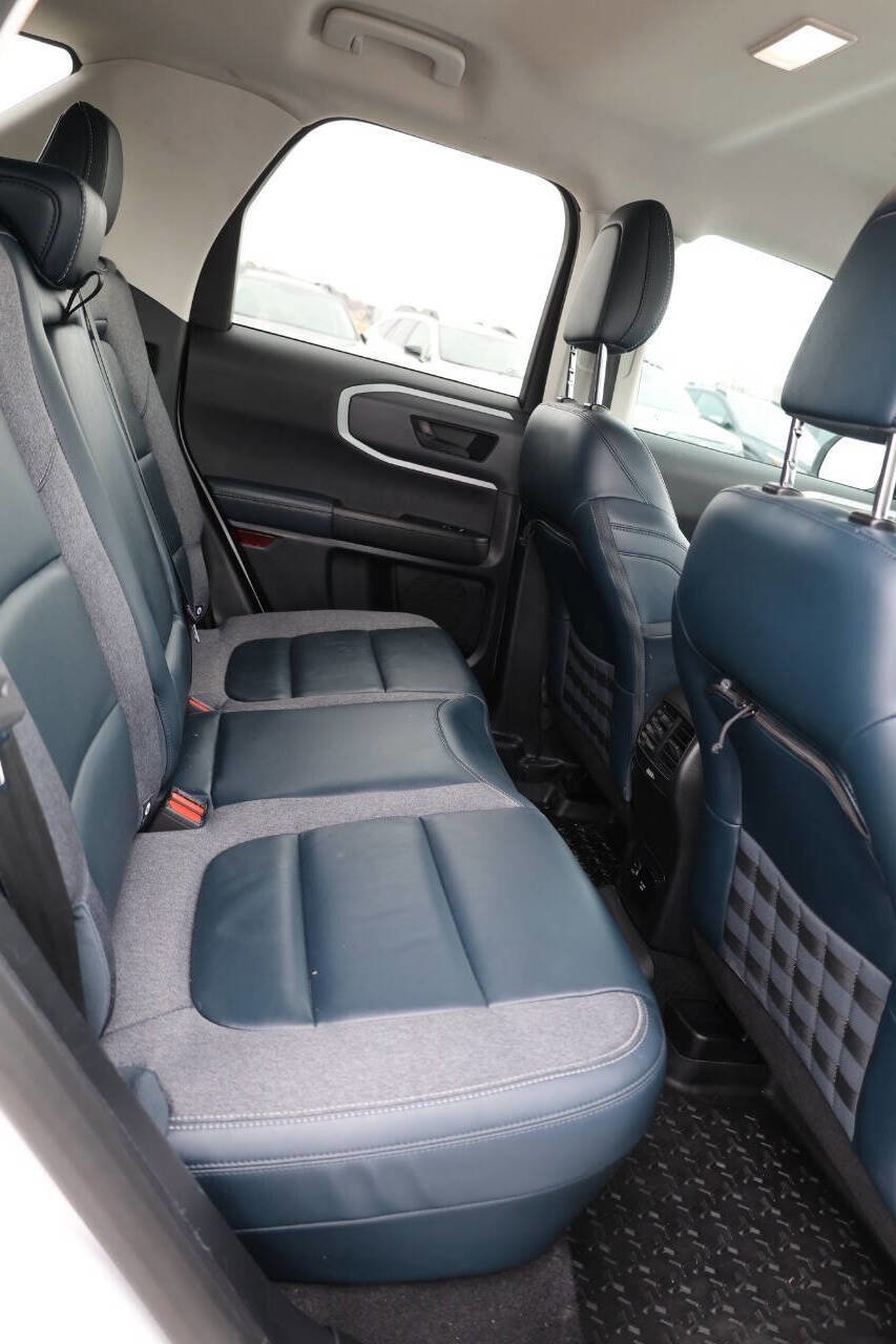 Used 2022 Ford Bronco Sport Outer Banks image 16