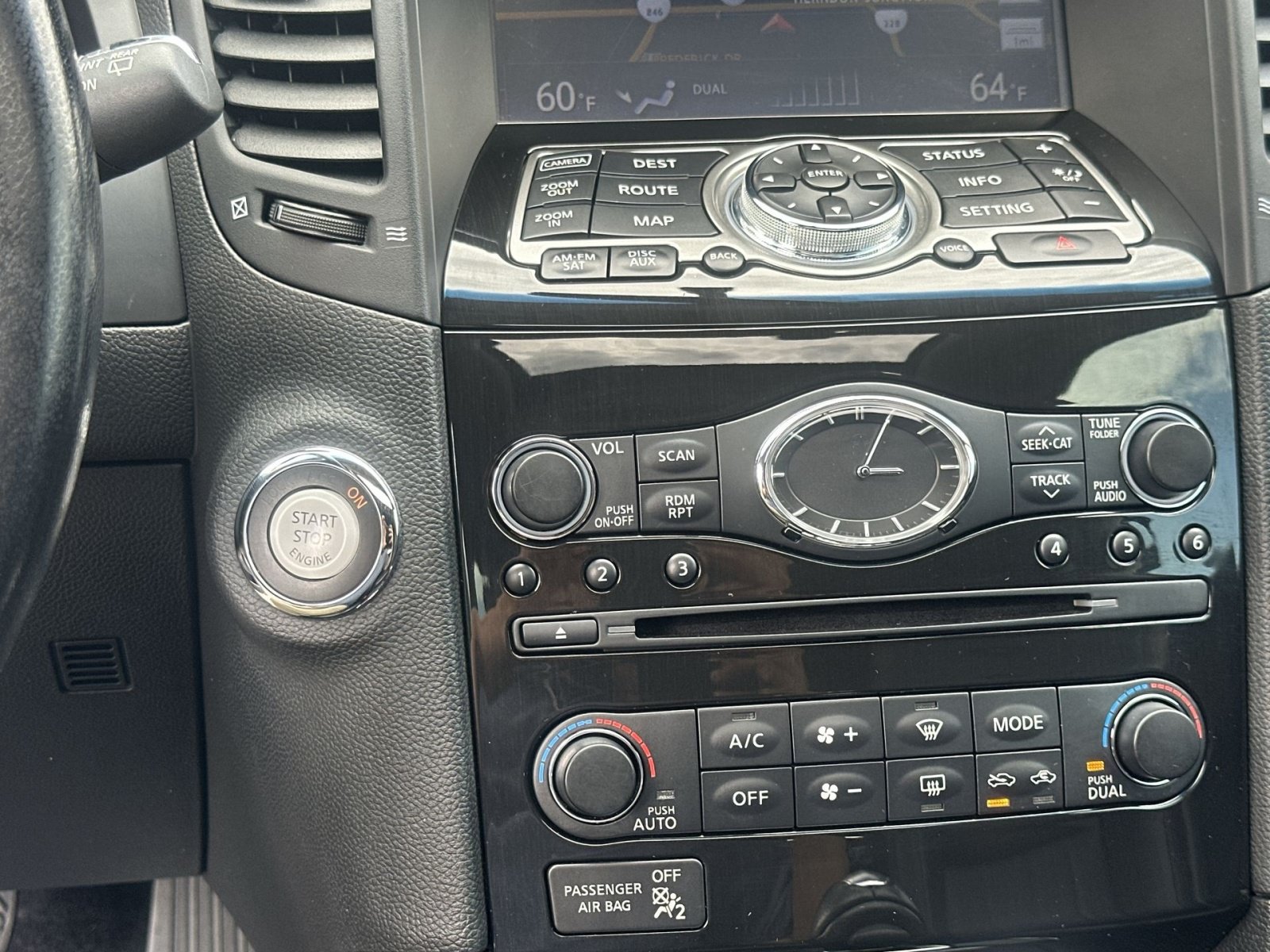 Used 2015 INFINITI QX70 2WD w/ Premium Package image 29