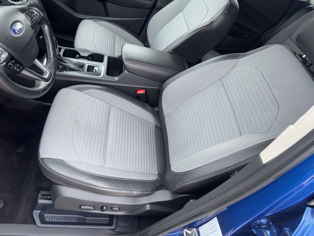 Used 2017 Ford Escape Titanium image 13