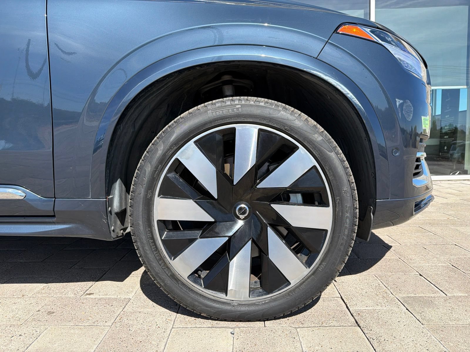 Used 2023 Volvo XC90 T8 Ultimate w/ Protection Package Premier AWD/4WD image 8