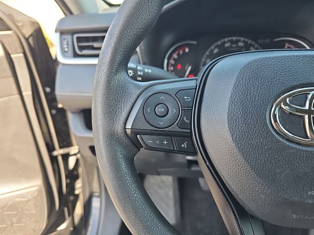 Used 2023 Toyota RAV4 LE image 17