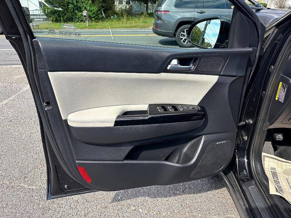 Used 2017 Kia Sportage SX image 13