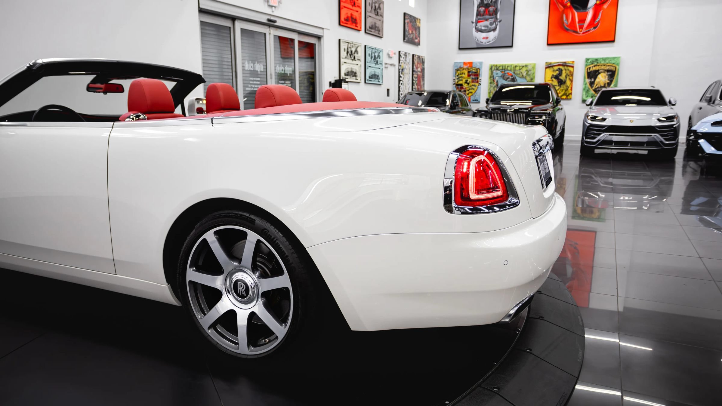 Used 2017 Rolls-Royce Dawn RWD image 41