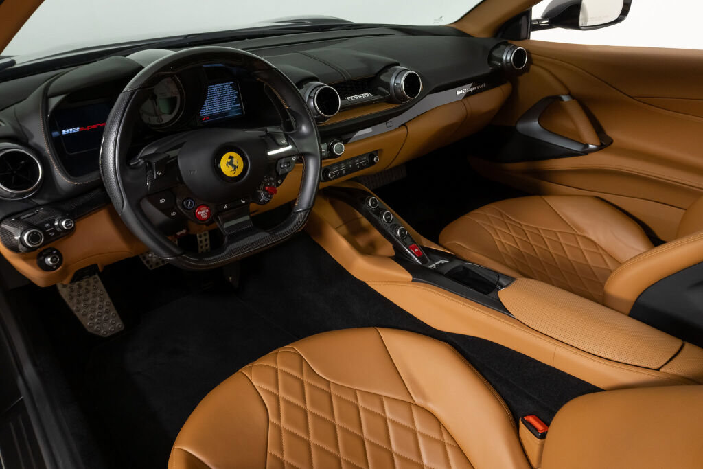 Used 2019 Ferrari 812 Superfast RWD image 36