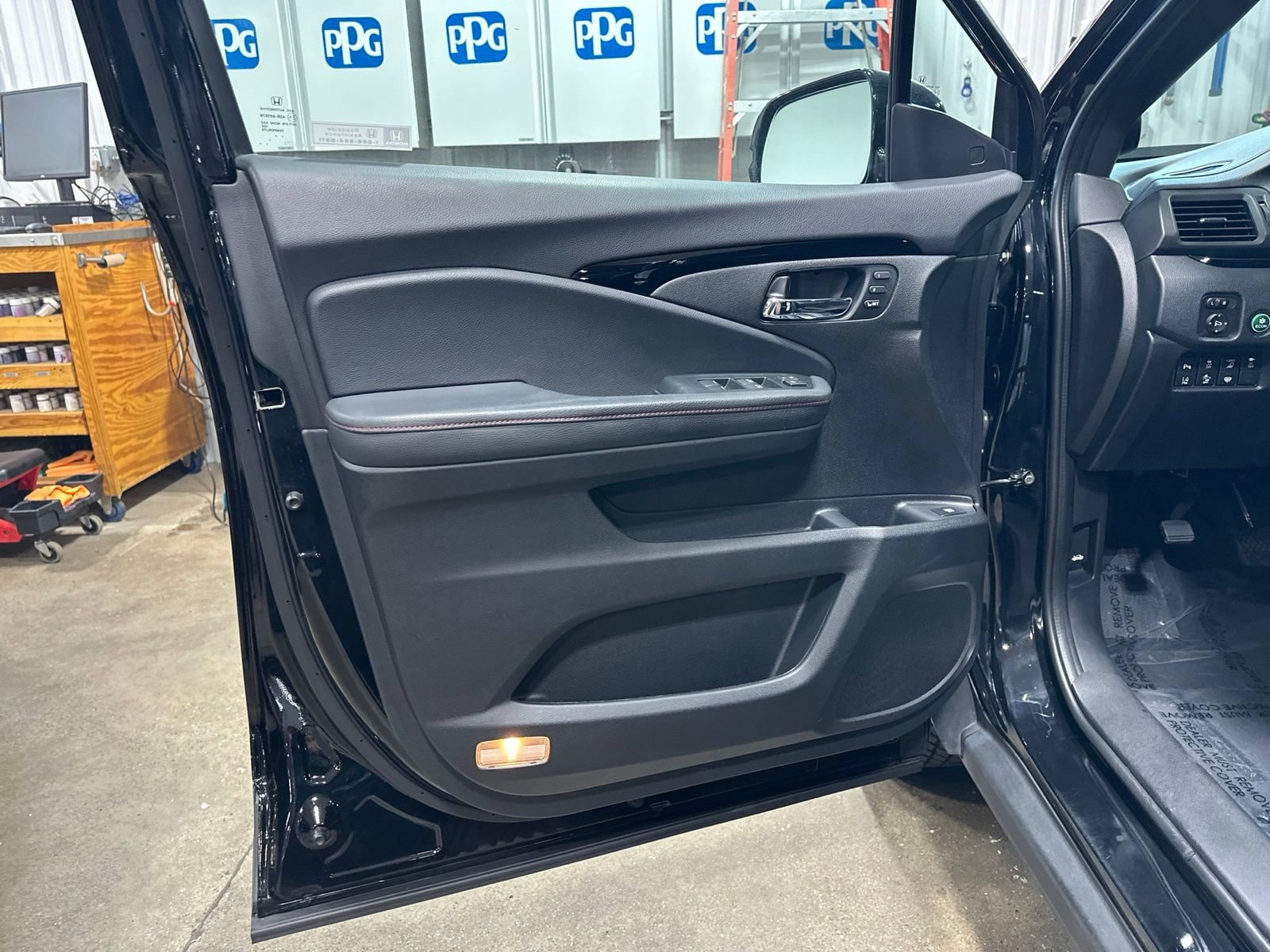 Used 2023 Honda Ridgeline Black Edition image 14