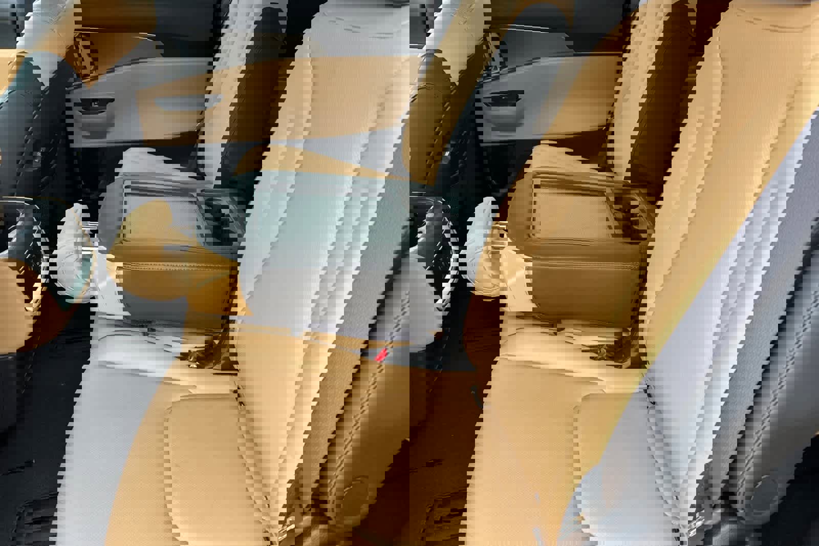 Used 2024 Kia Carnival LX image 5