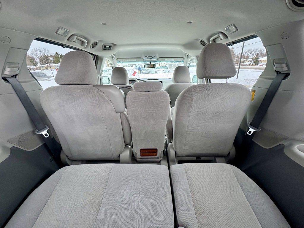 Used 2014 Toyota Sienna LE image 13