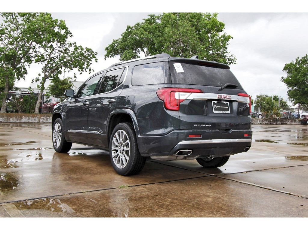 Used 2023 GMC Acadia Denali w/ Denali Ultimate Package FWD image 3