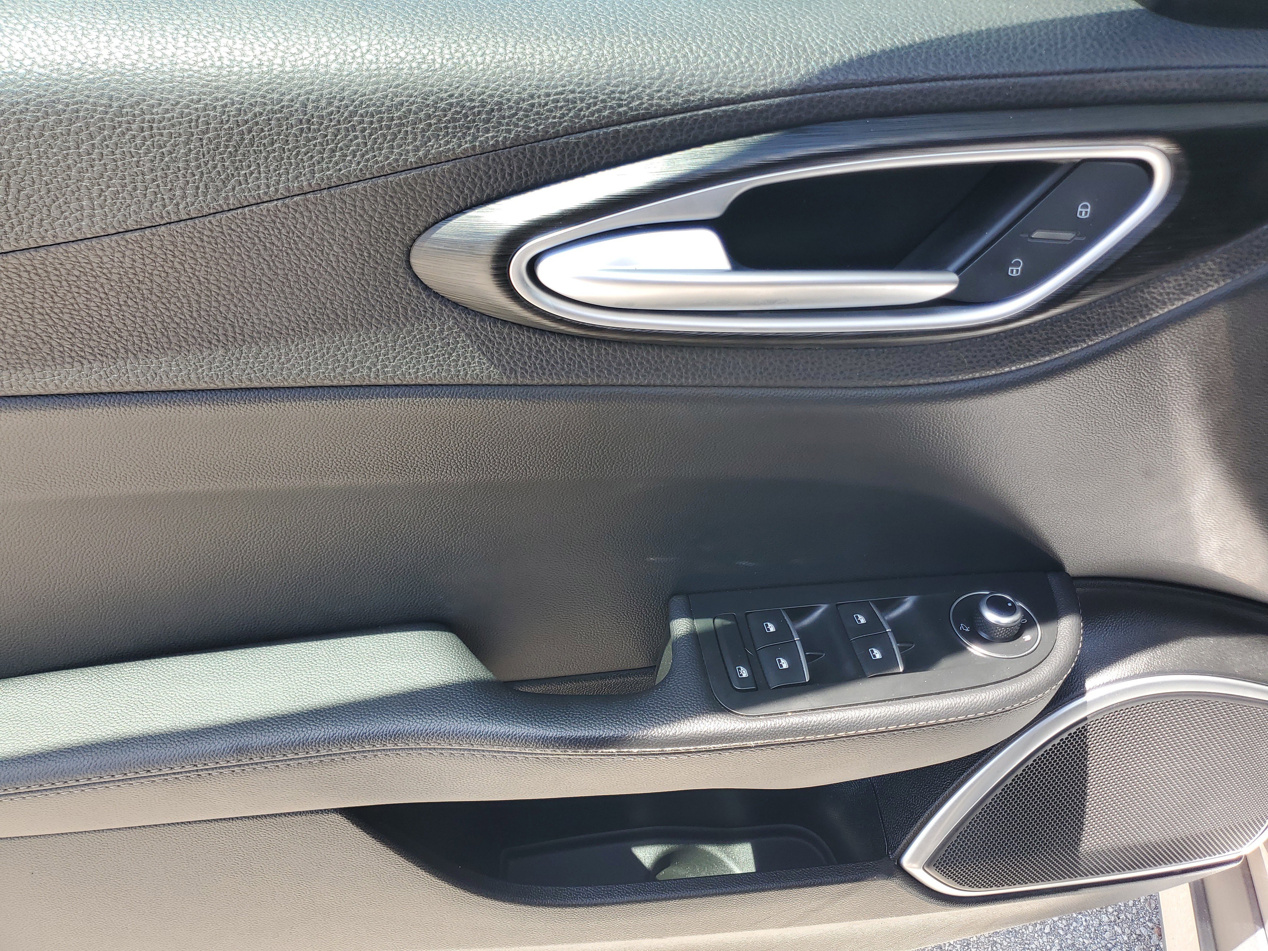 Used 2018 Alfa Romeo Giulia RWD image 19