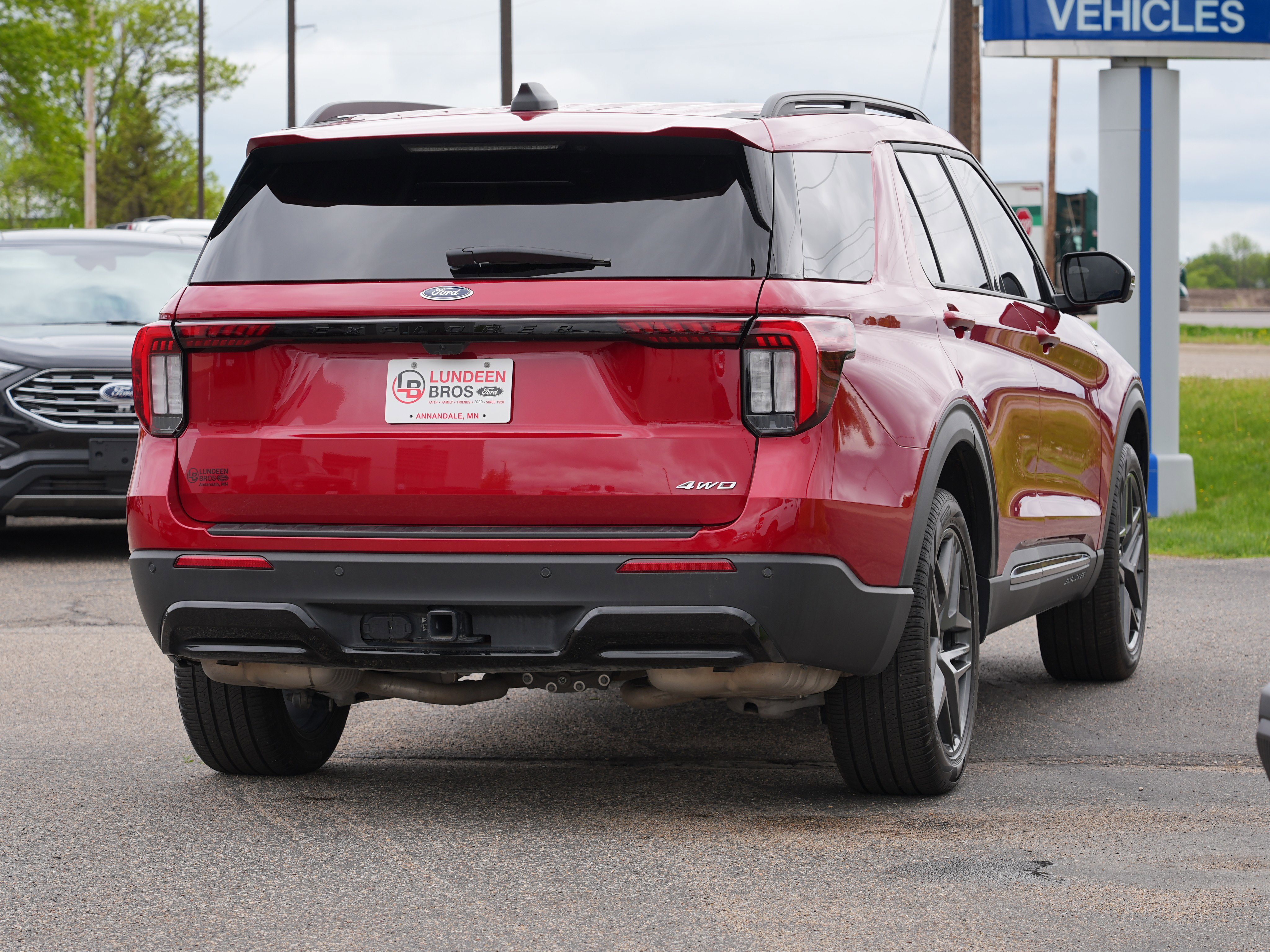 Used 2025 Ford Explorer ST-Line w/ Premium Package AWD/4WD image 3