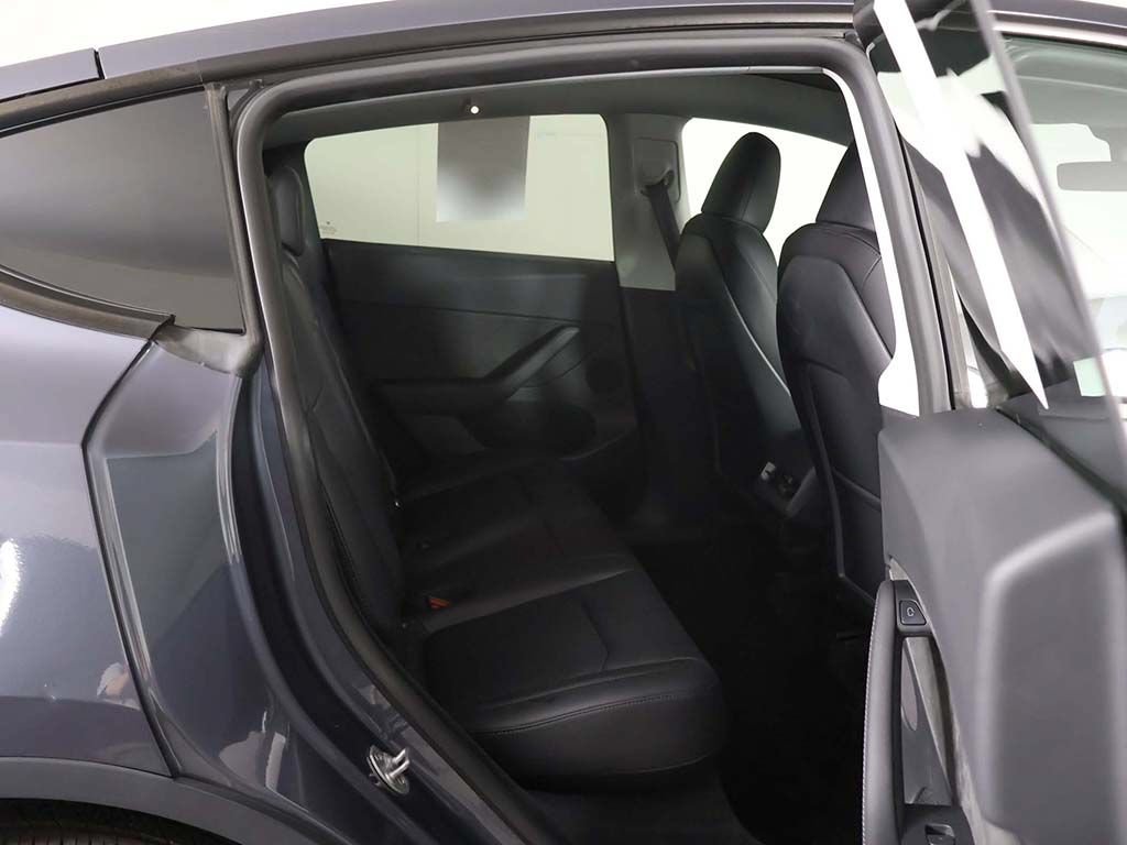 Used 2023 Tesla Model Y Long Range AWD/4WD image 35