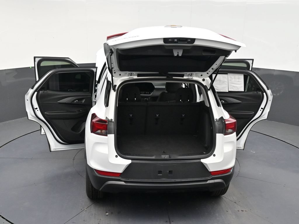 Used 2025 Chevrolet TrailBlazer LS FWD image 32