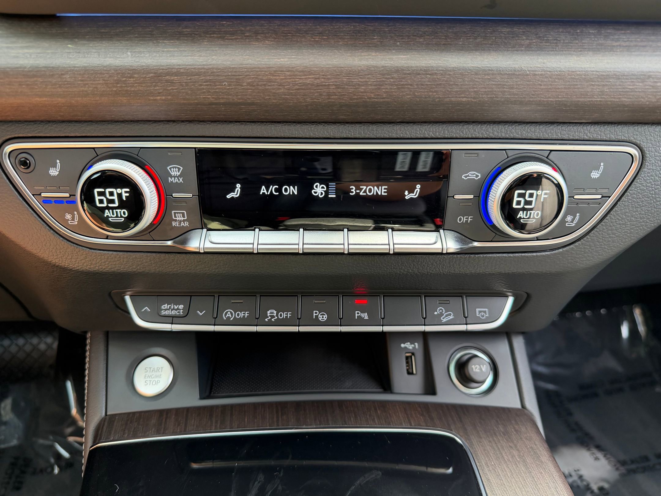 Used 2023 Audi Q5 2.0T Prestige w/ Prestige Package image 28