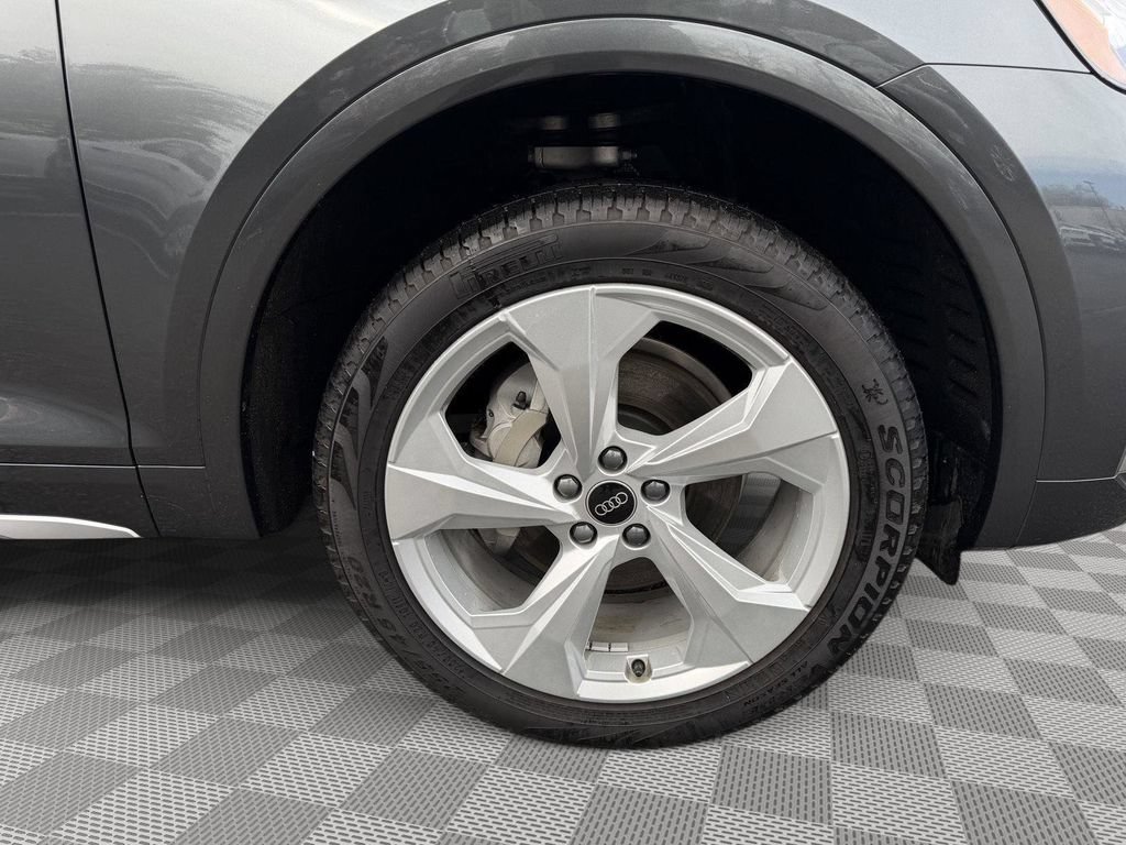 Used 2025 Audi Q5 2.0T Premium AWD/4WD image 12