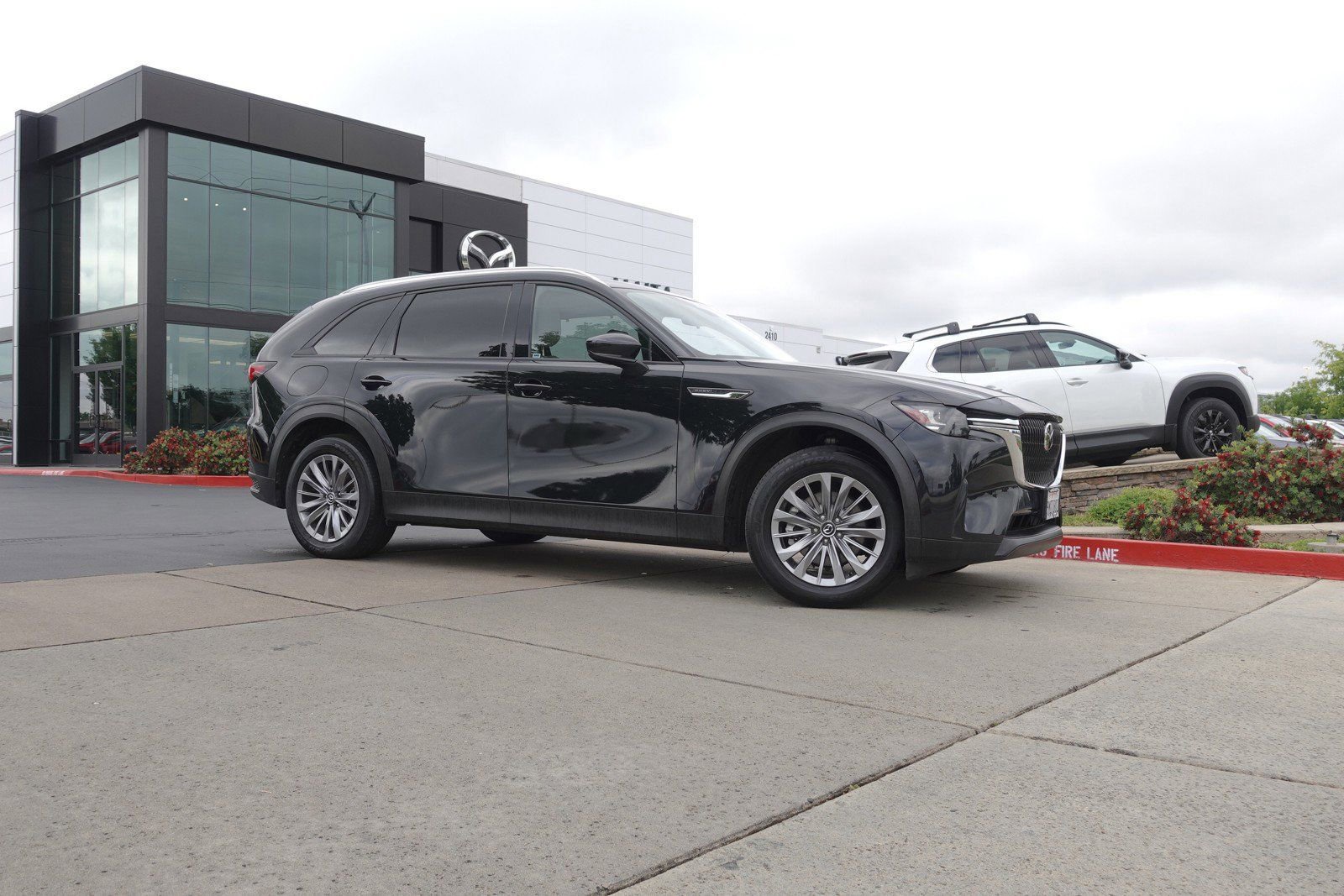 Certified 2024 MAZDA CX-90 Plug-In Hybrid w/ Preferred AWD/4WD image 5