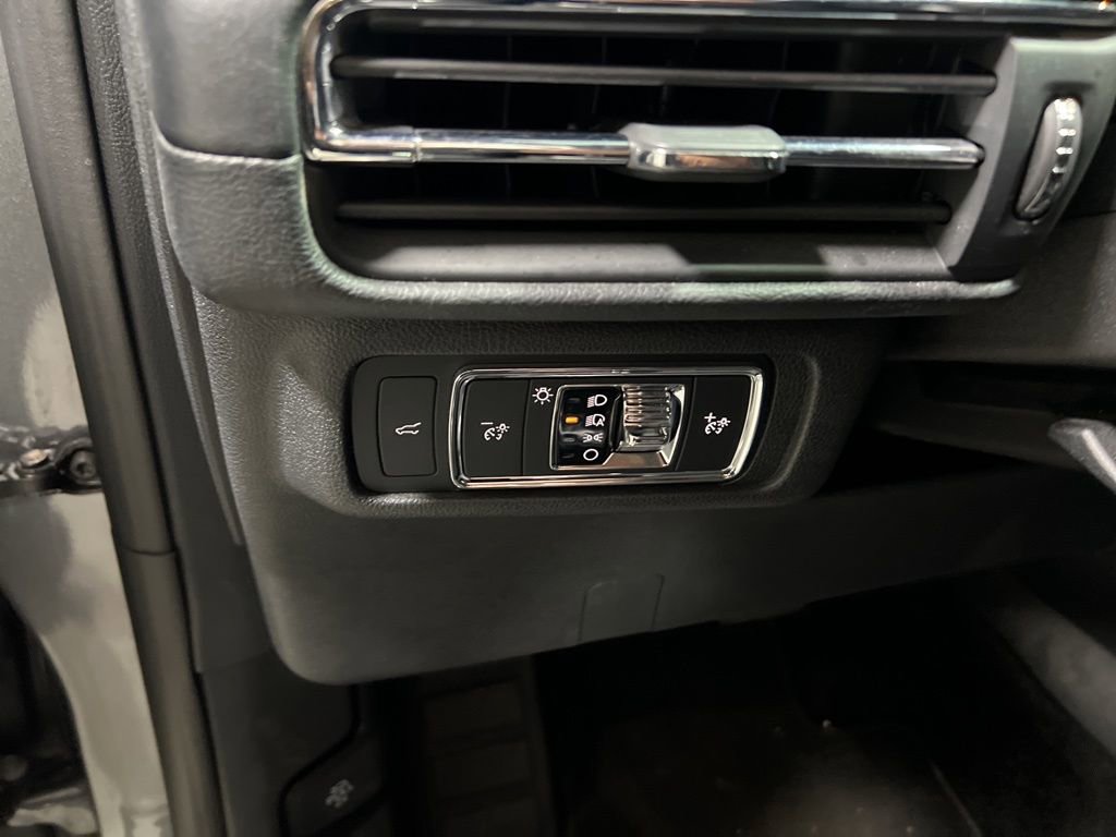 Used 2022 Lincoln Corsair FWD image 19