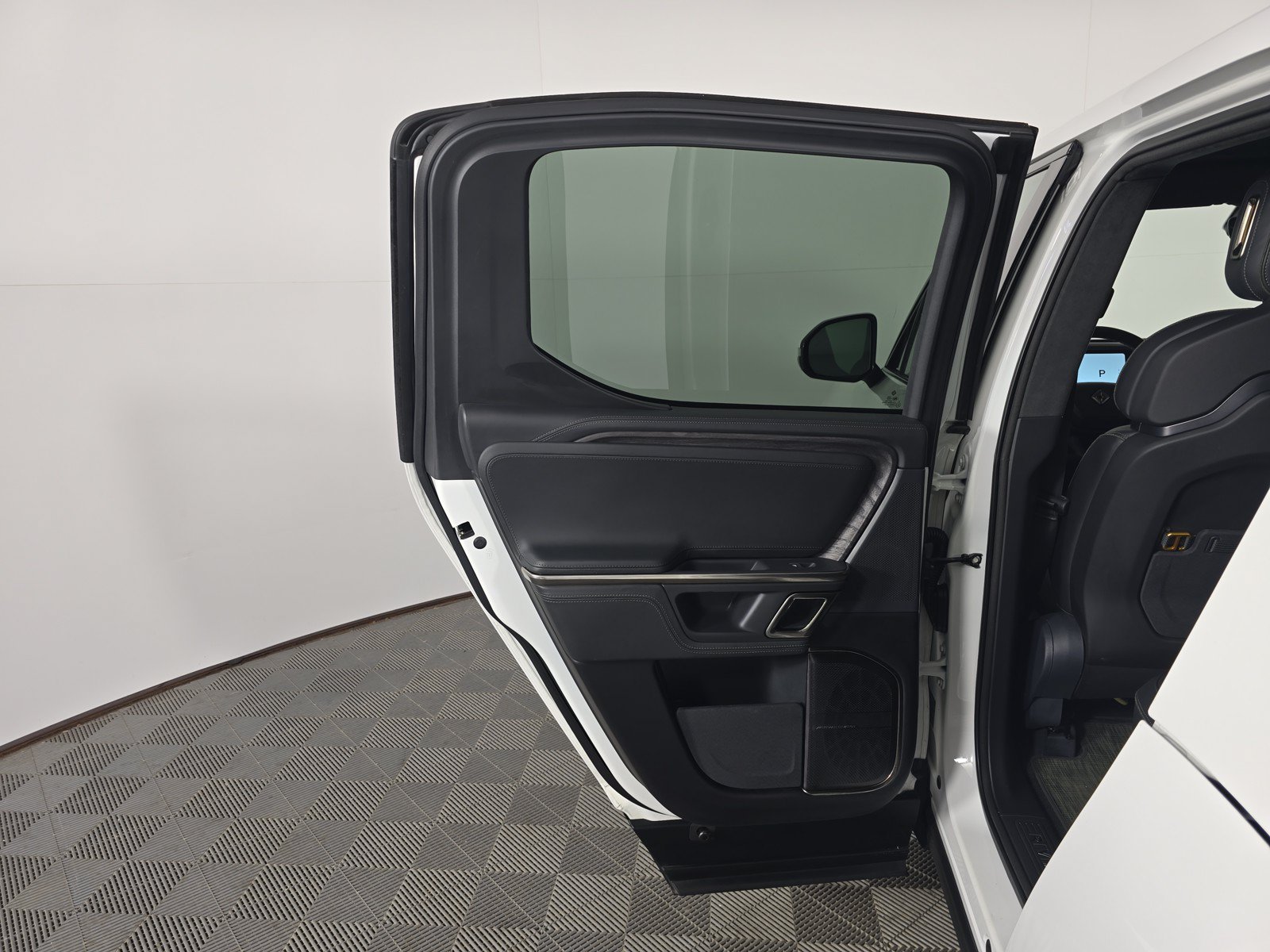 Used 2022 Rivian R1T Launch Edition AWD/4WD image 17