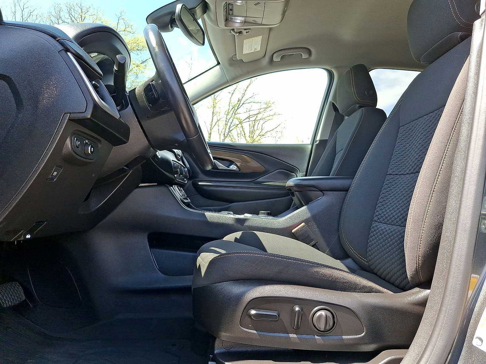 Used 2021 GMC Terrain SLE w/ Driver Convenience Package AWD/4WD image 11