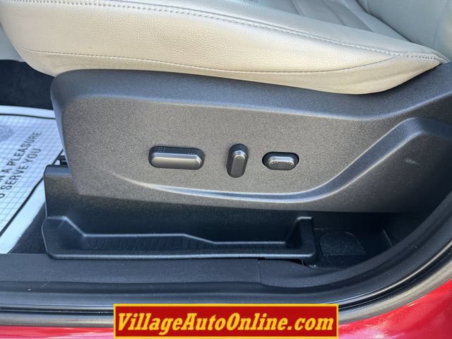 Used 2017 Ford Escape Titanium w/ Equipment Group 301A FWD image 13