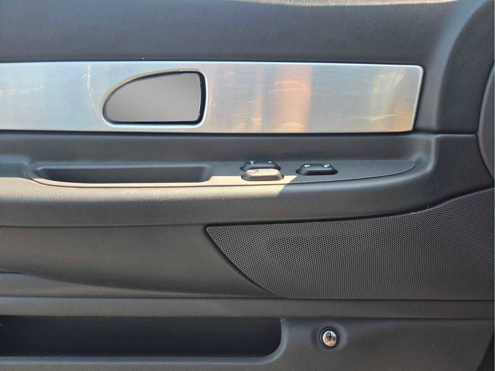 Used 2002 Ford Thunderbird Deluxe image 19