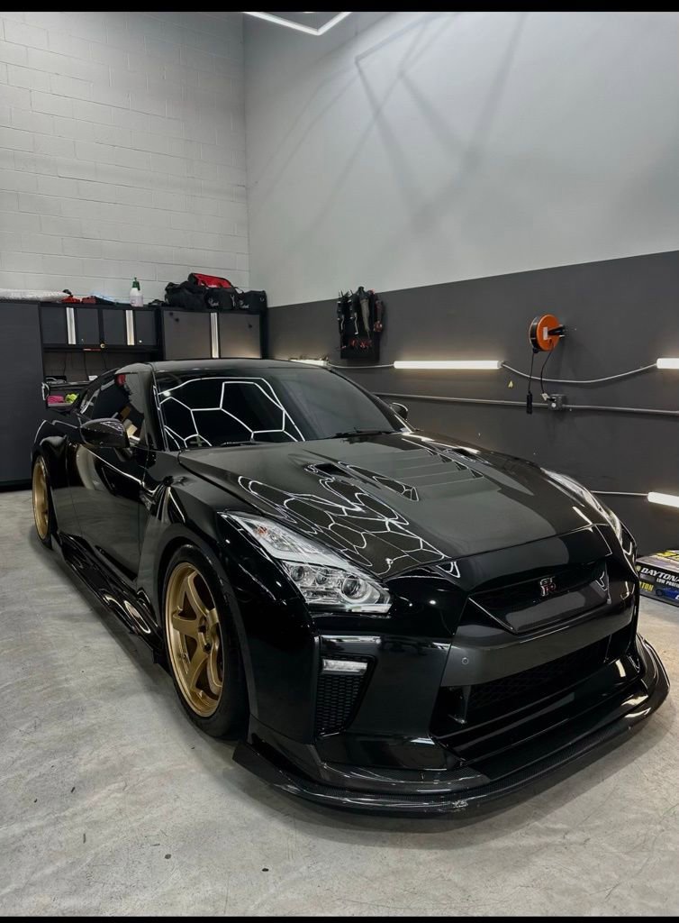 Used 2019 Nissan GT-R Premium w/ Premium Interior Package image 4