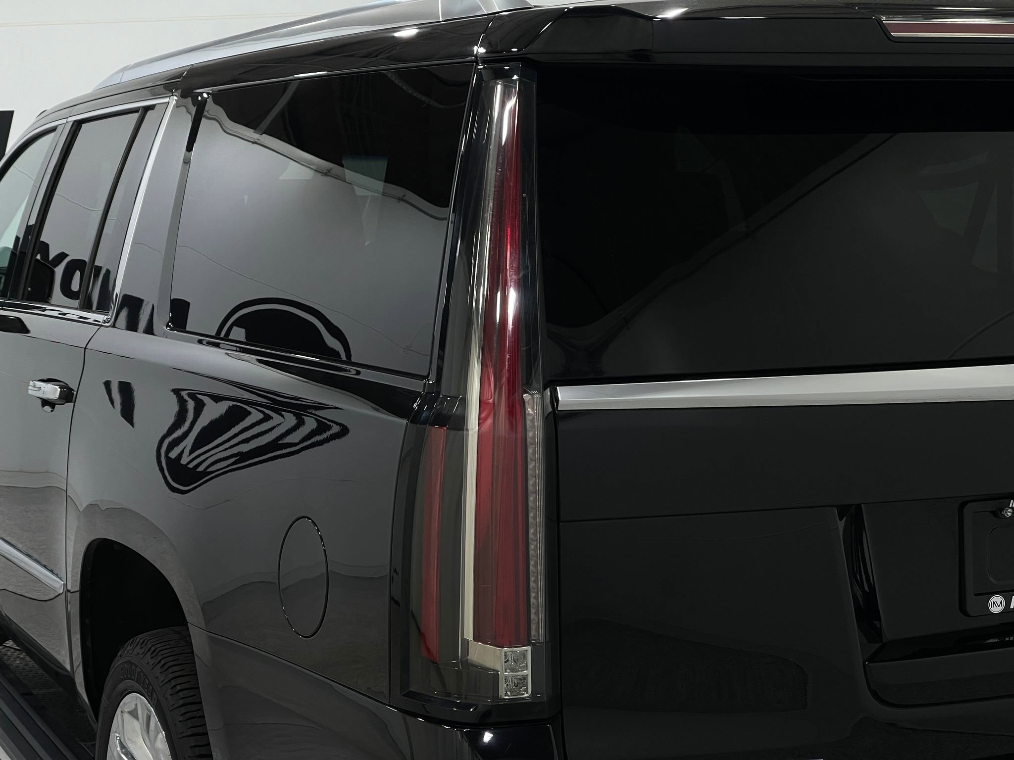 Used 2017 Cadillac Escalade ESV Platinum image 36