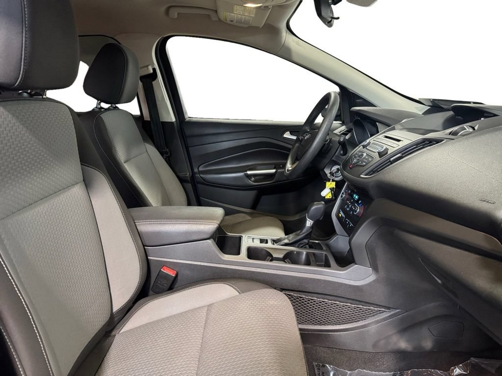 Used 2017 Ford Escape SE FWD image 12