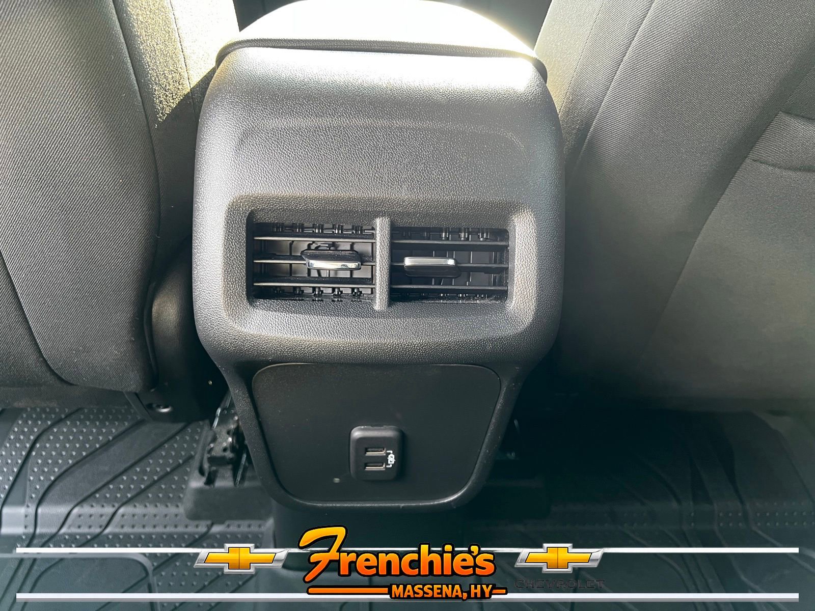 Used 2023 Chevrolet Equinox LT AWD/4WD image 9