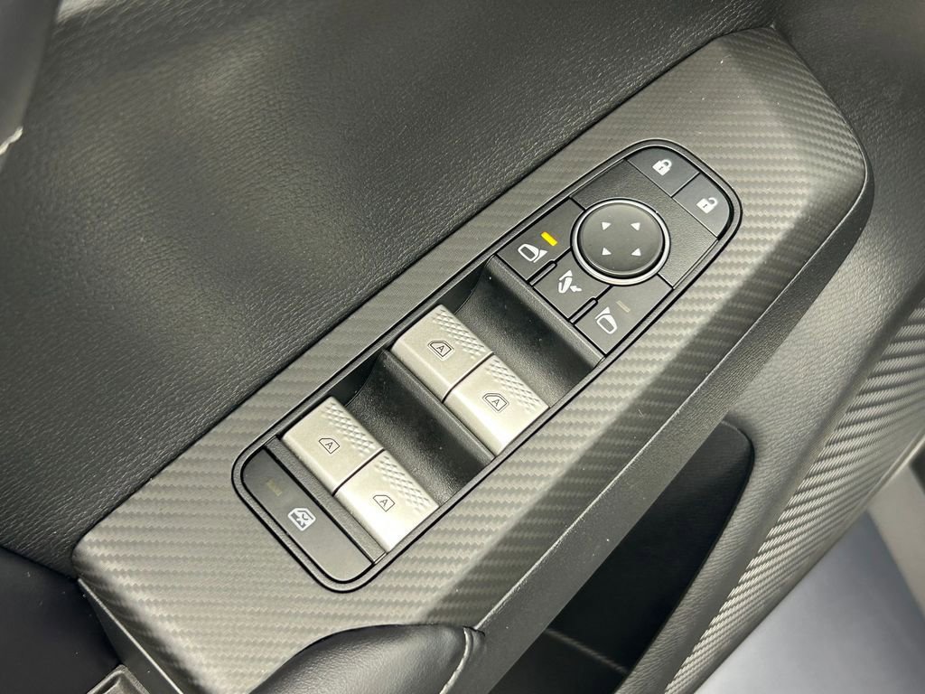 Used 2024 Mitsubishi Outlander SE image 18