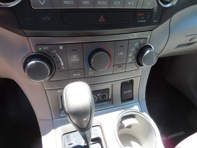 Used 2012 Toyota Highlander SE w/ Tow Pkg AWD/4WD image 28
