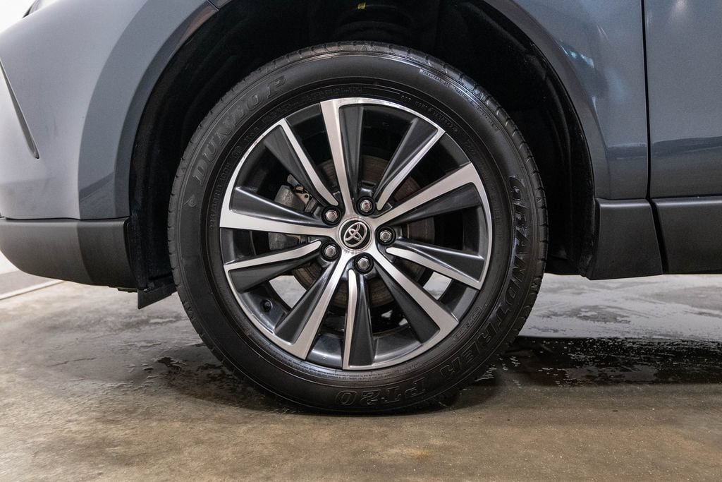 Certified 2024 Toyota Venza LE AWD/4WD image 11
