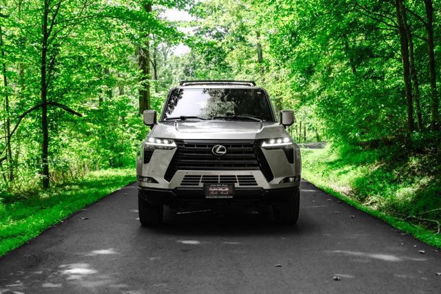 Used 2024 Lexus GX 550 w/ Cold Area Package AWD/4WD image 14
