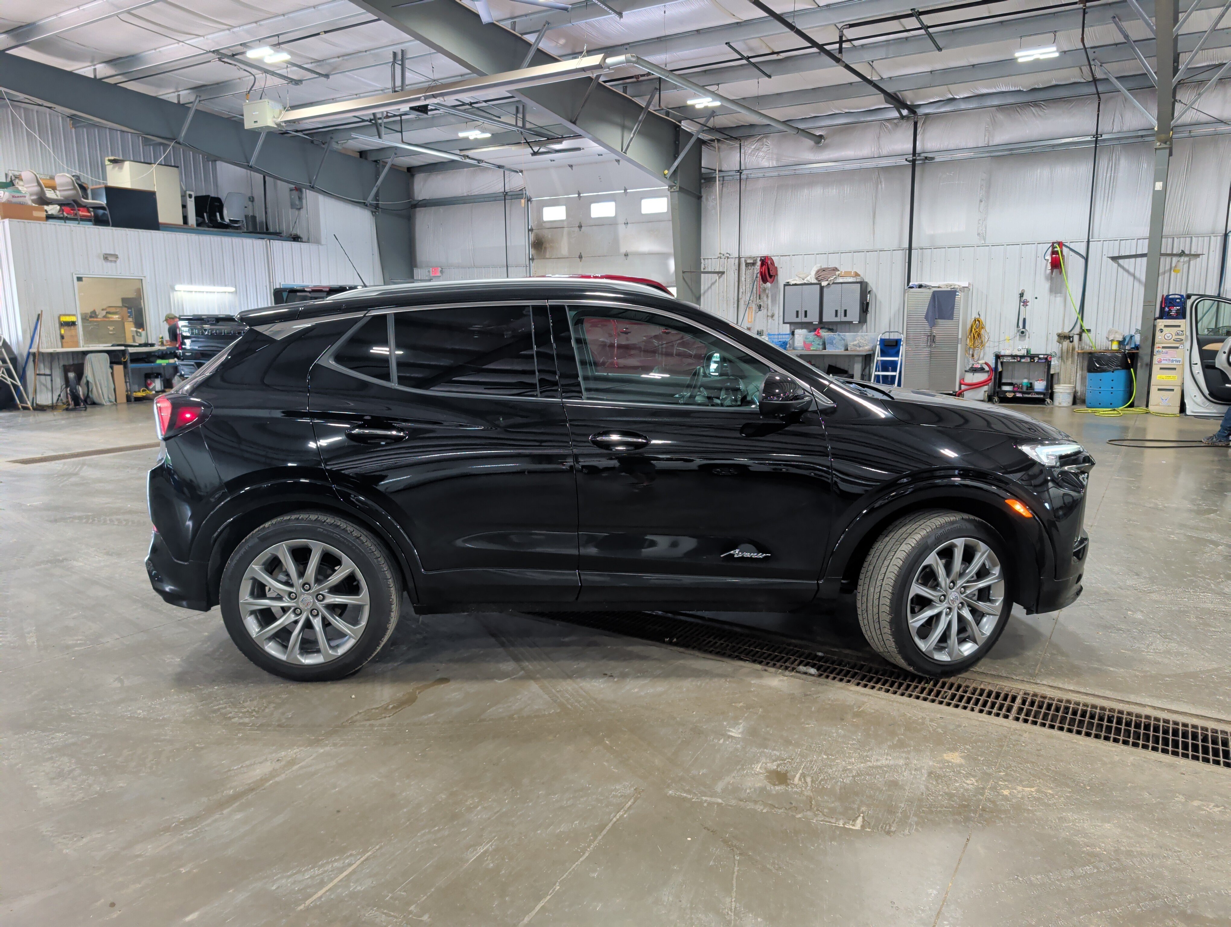 Used 2025 Buick Encore GX Avenir w/ Avenir Technology Package AWD/4WD image 2