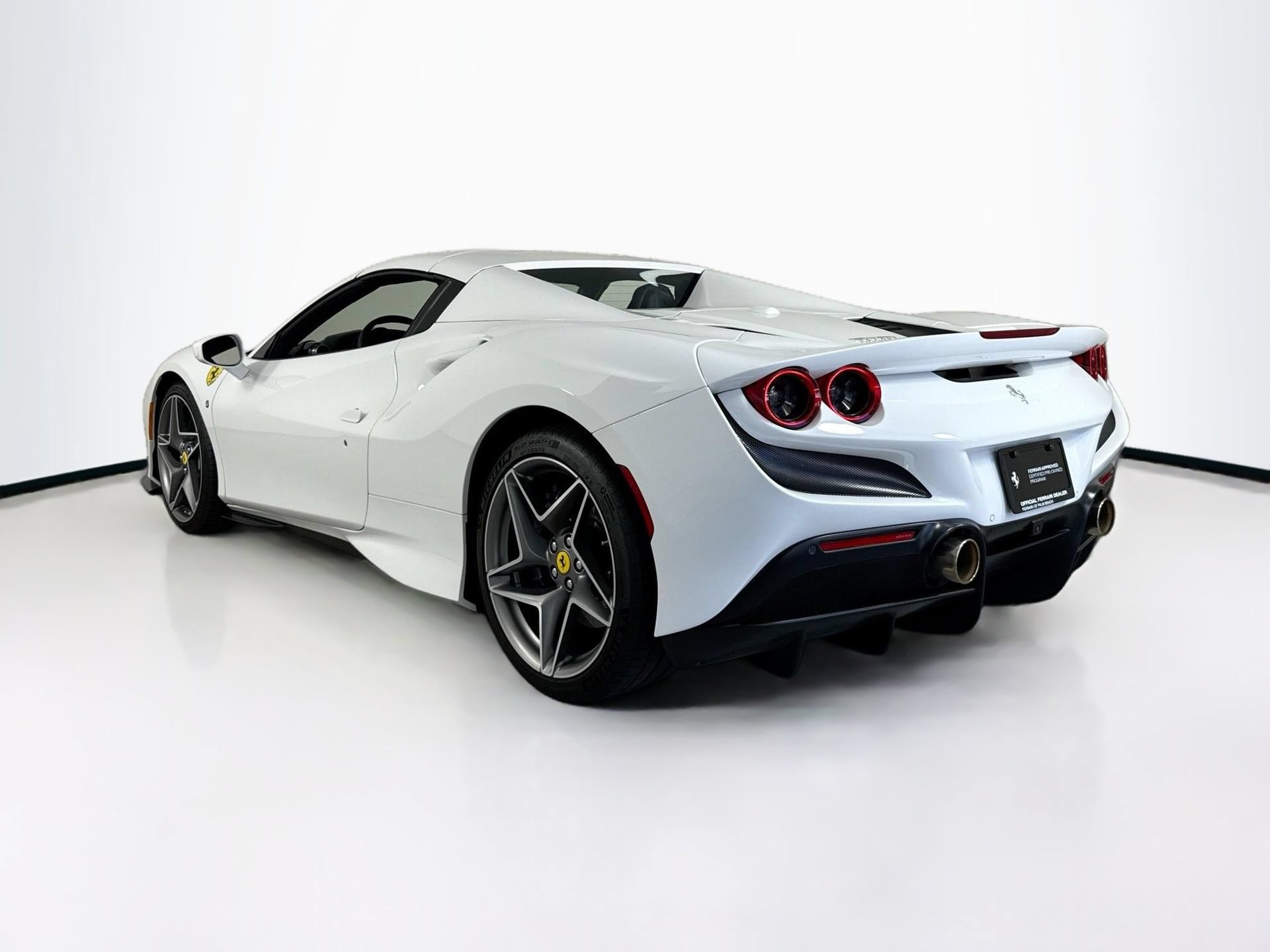 Certified 2022 Ferrari F8 Tributo RWD image 5