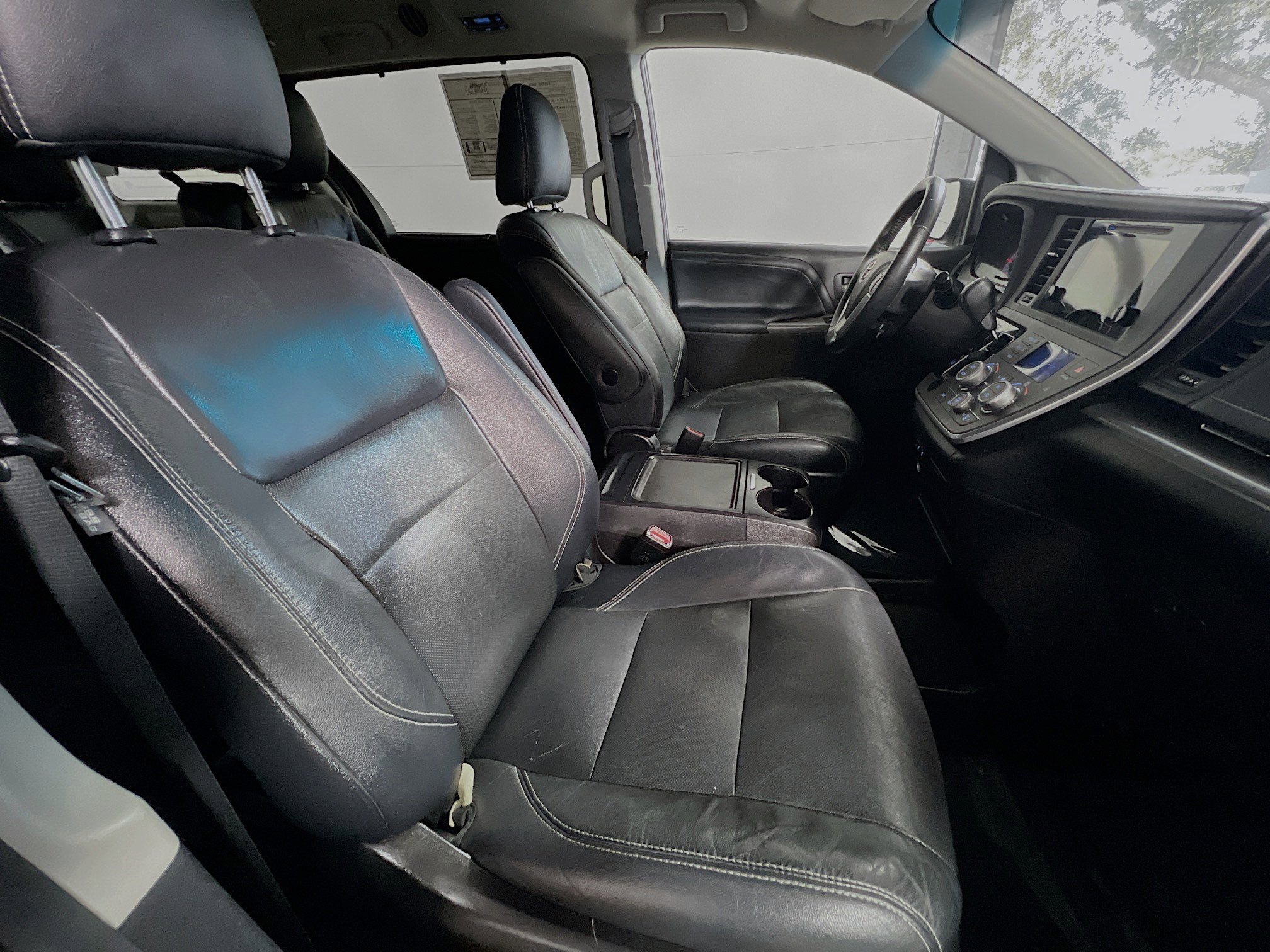 Used 2015 Toyota Sienna SE w/ SE Preferred Package image 31